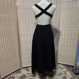 ASTR The Label Small Crisscross Open Back Dress Black Midi Circle Skirt Fitted